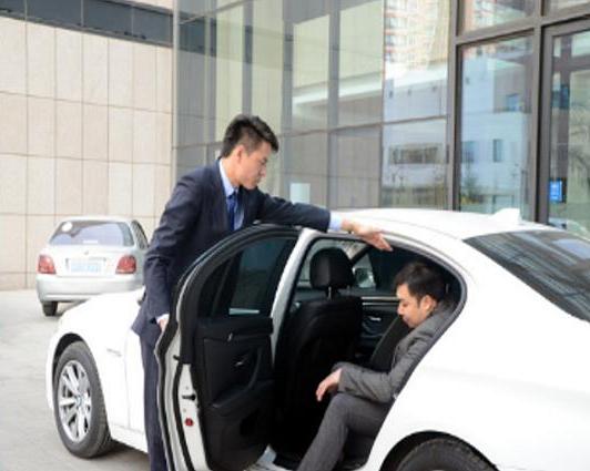 乘客赶时间还打顺风车、拼车，迟到就给差评，车主：你下去叫专车