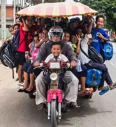 发几张不正经的照片给你看看, 专治不开心~