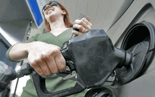 他是“人类历史上第一死神”，他的发明危害人类几十年，晚年离奇去世