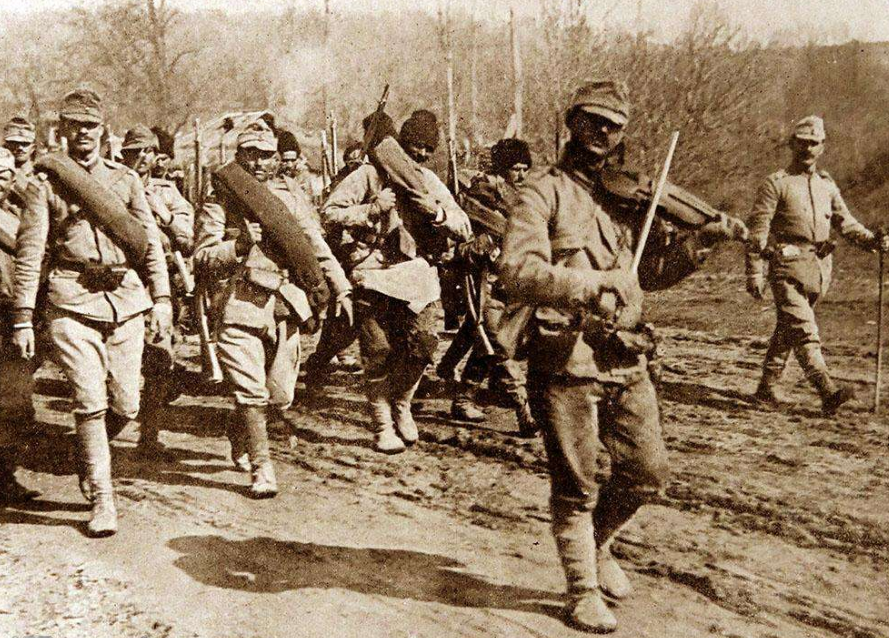 作战选择隐蔽是否真的有用？老士兵说只有不怕死才能够活下来