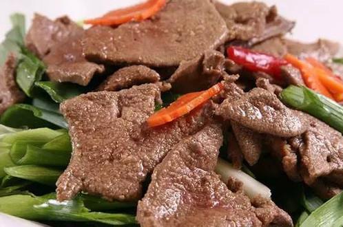 「肝脏」老中医：这3种食物，是肝病的“帮凶”，告诉家人不要吃
