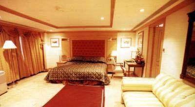 |她曾是赖昌星的情人,第一次卖30万,婚后遭老公羞辱选择自杀!