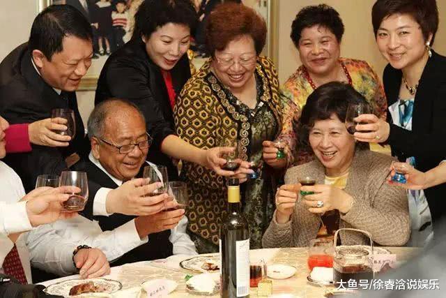 无限极在内地疯狂捞钱，背后老板花2百亿在英国买楼，隐形的首富