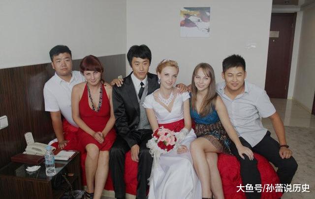 中国小伙娶俄罗斯女孩，看到二人生的孩子，许多人想出国旅游