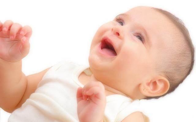 怀孕期间婆婆天天逼着吃苹果，孩子出生后，邻居：是亲生的吗？