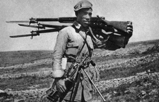 八路军最强战士: 身高1米9, 堪称吕布在世, 一人刺死27个鬼子