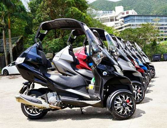 倒三轮摩托亲民上线，比两轮车安全，还自带顶棚，再不怕刮风下雨