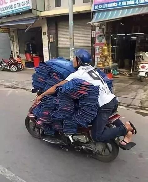 发几张不正经的照片给你看看, 专治不开心~