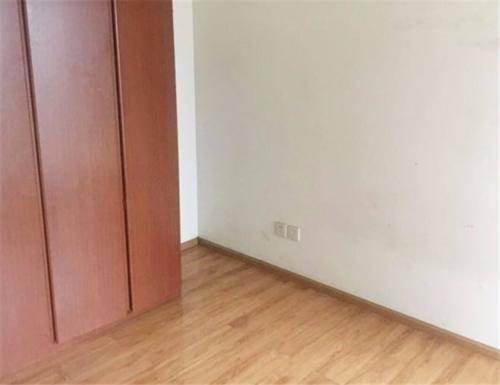 为何二手房搬空后,再进行出售?售楼的亲戚告诉我:这里的水很深