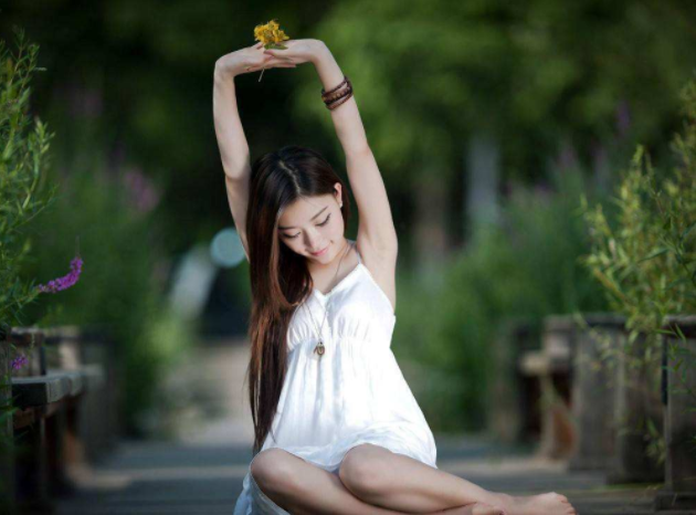 “媳妇，买了房为什么房产证上没有儿子的名字”“问你自己”