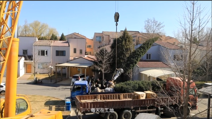 江一燕获奖别墅长啥样？客厅中间有鱼池养鱼，却面临“蹭奖”风波