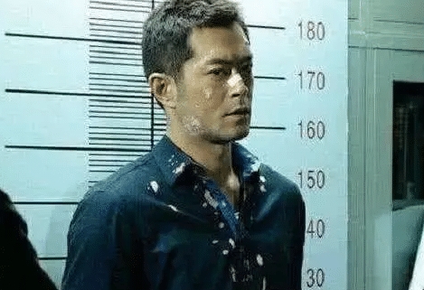 影帝|香港众影帝“囚照”曝光，周润发最衰，而最后一位跟真的一样！