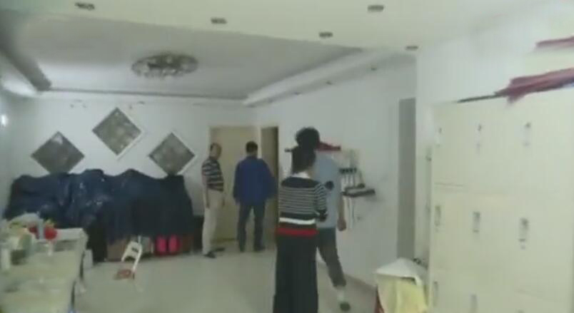 上海黄金地段房租每月800元？一户人家130平成32人“女生宿舍”！