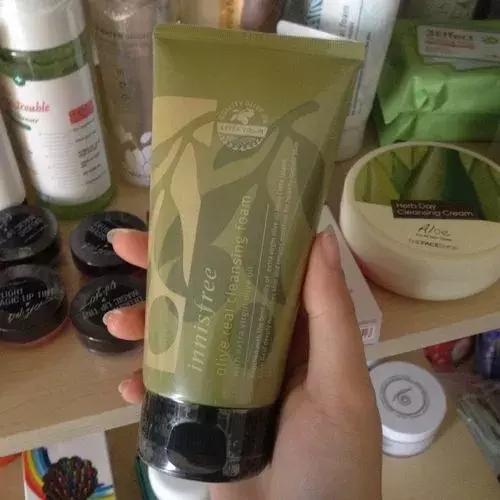 眼影 香港海关突击查获大量大牌高仿化妆品!6间店有755件冒牌货!