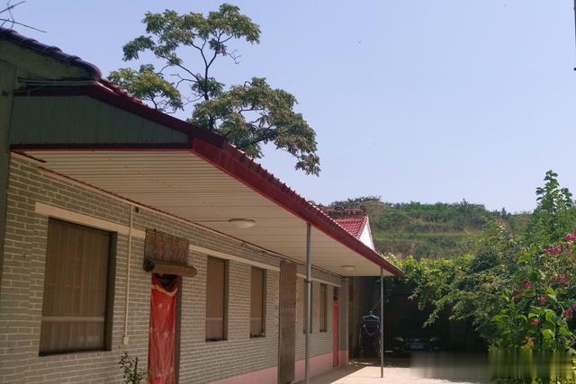 退休夫妻回农村过浪漫生活，40万元改造土窑洞变豪宅，看啥样