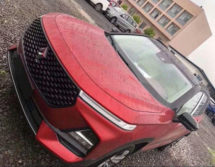 数百辆宝骏RS-5整装待发, 全部换上新车标, 价格能打趴合资车