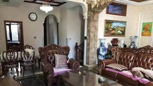 表姐从上海嫁去江西农村，参观她的别墅婚房，我足足愣了5分钟！