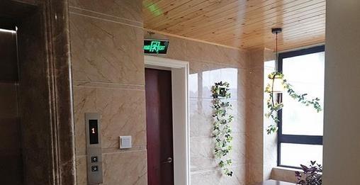 老公铁了心，硬买“一梯一户”户型，完工后出电梯我看懵了，服气