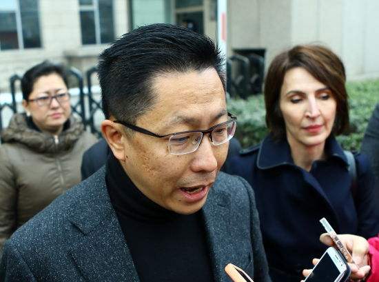 “疯狂英语”李阳销声匿迹，鼎盛时期故宫演讲，如今因家暴出家