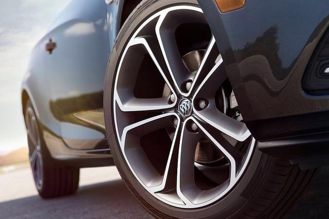 别克怒了！首推平民敞篷跑车，可媲美帕拉梅拉，仅需22万！