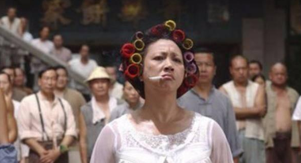 因一句“包租婆怎么没水了”而走红，现身价上亿成为了“小胖子”