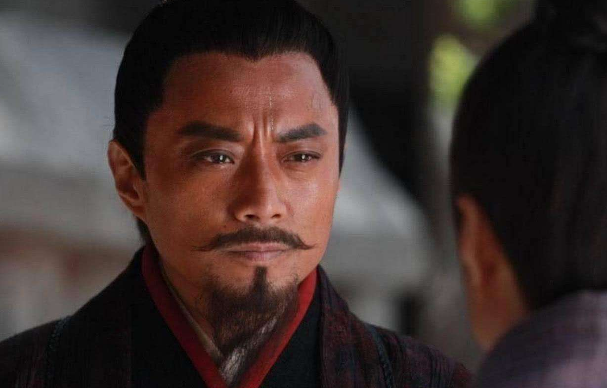 水浒里的宋江到底是个什么样的人，为什么梁山泊好汉对他那么敬重?