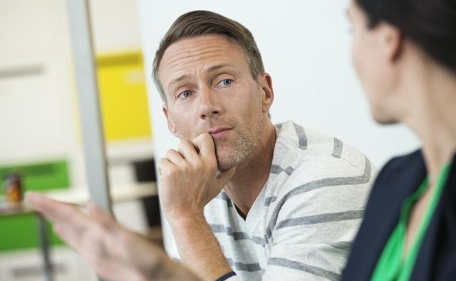 阿姨，租房挺便宜的，婚房不买行吗？行，做上门女婿