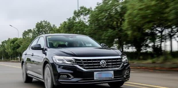 开完大众帕萨特，换到丰田凯美瑞上，车主：体验后才发现差距