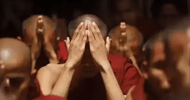 易中天: 为什么现在信佛的人越来越多?