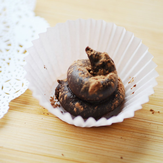 食堂大妈"脑洞大开"的新菜:馒头馅儿的包子,便便巧克力上榜