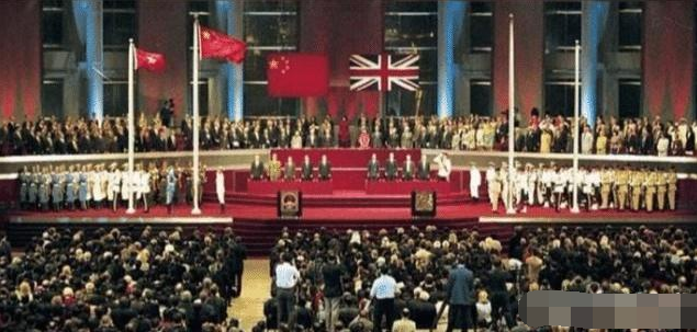 97年, 英国为什么归还了整个香港, 而不是按照条约只归还新界