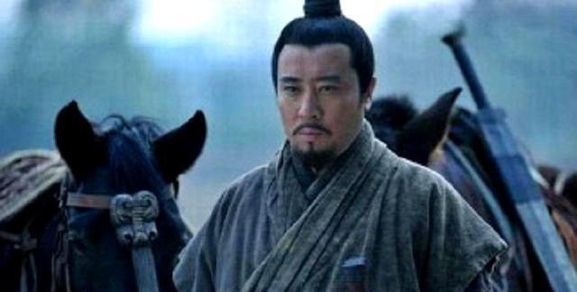 三国演义中，他在刘备落魄时忠心追随，却在刘备辉煌时期选择离开