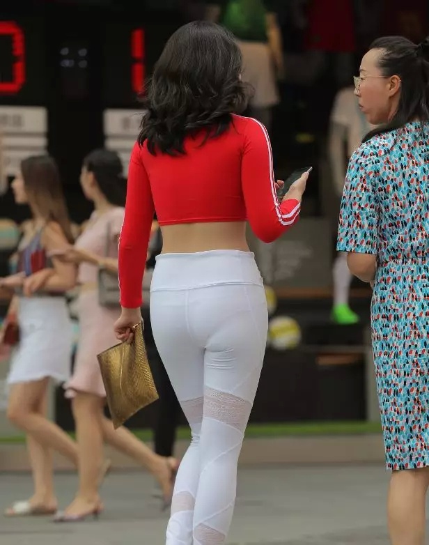 街拍：设计师都看不懂的小姐姐 你能看懂么？