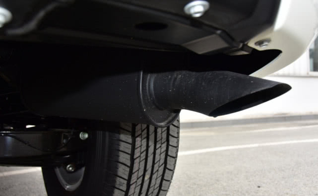 降11万一跃成越野“廉价王”！V6带两把锁，气场比路虎还强