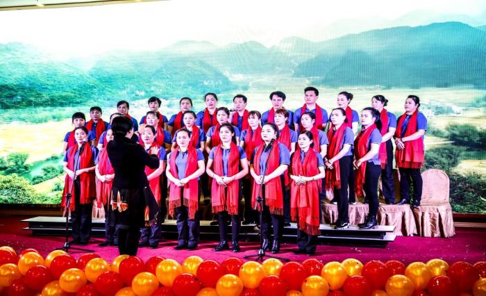 开拓进取 共创辉煌——香港进源集团-广西第一湾国际旅游股份有限公司在东兰召开(图2) 开拓进取 共创辉煌——香港进源集团-广西第一湾国际旅游股份有限公司在东兰召开(图2)