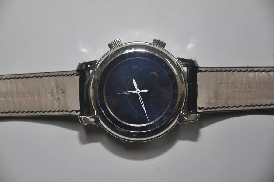 黄杨木 这块贪官的手表，起拍价720万元！5万多人围观