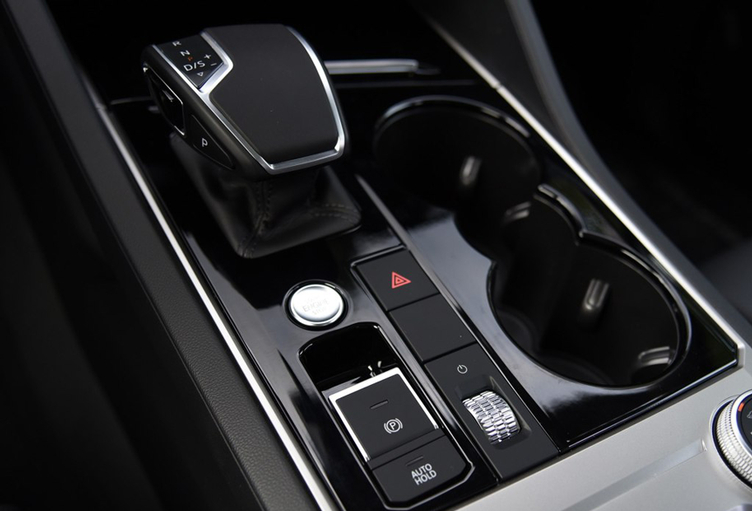 大众途锐售价再次下探，增2.0T领航版，网友：这次价格也“低调”