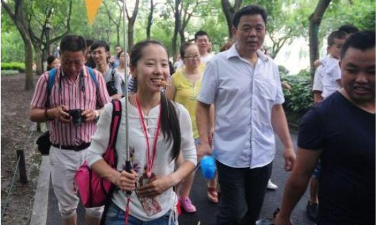 为什么现在很多年轻漂亮的女导游嫁不出去呢?