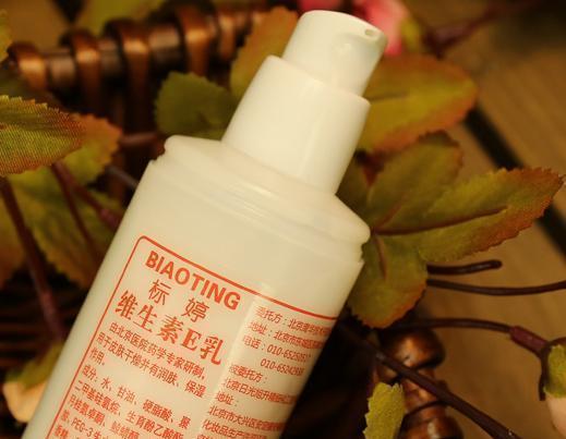 协和医学院教授泄密：“一文不值”的软膏，每晚搽搽，肌肤越涂越嫩滑