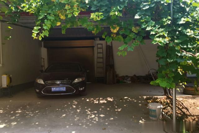 退休夫妻回农村过浪漫生活，40万元改造土窑洞变豪宅，看啥样