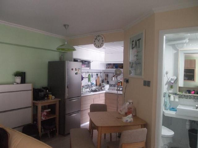 这就是香港750万的房子啊, 太憋屈了, 请我去住我都不去!