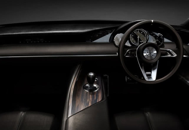 马自达设计师喝多了？造出比保时捷气派的新车，20万断天籁活路