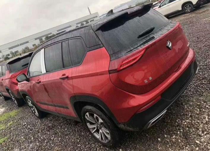 数百辆宝骏RS-5整装待发, 全部换上新车标, 价格能打趴合资车