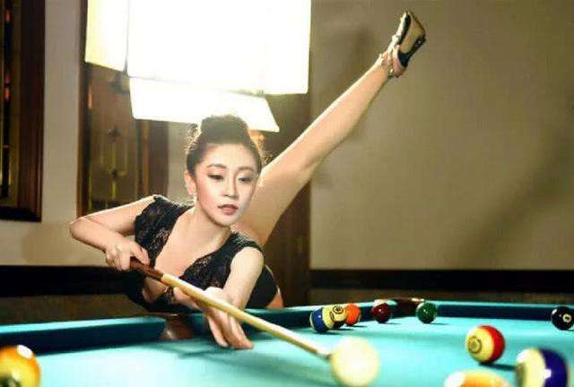 潘晓婷被小鲜肉滋润后，37岁美过Baby，网友：爱情的魔力！