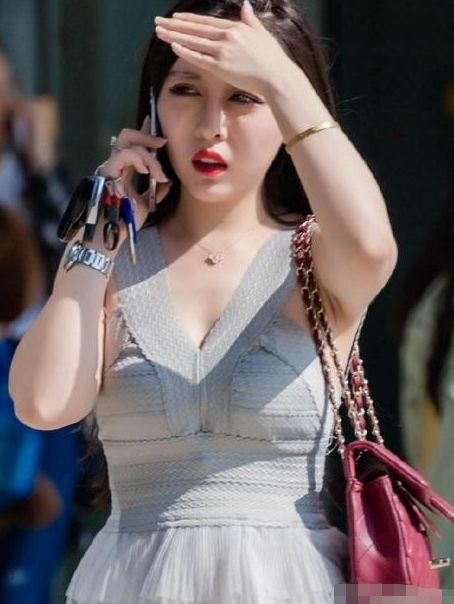 摄影：娶了这样的少妇，保证你再也不想出门！