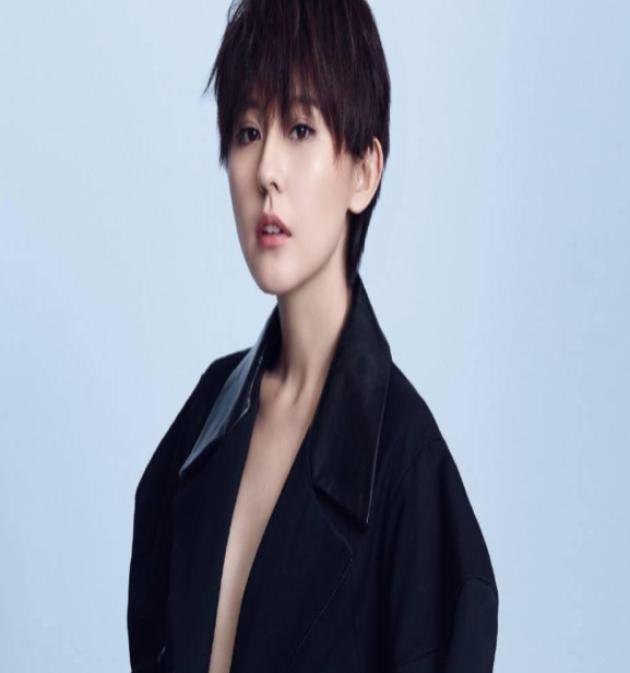 热依扎|她是哈萨克族，演技在线性格豪爽，热依扎的演员之路