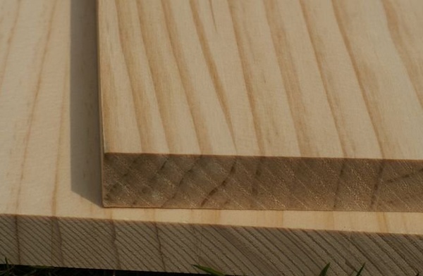 买家具别被忽悠了，这些板材几乎就是甲醛构成的，千万别带回家