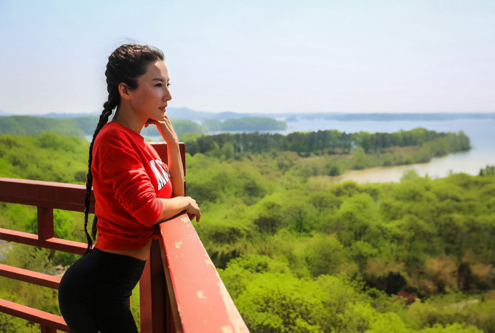 赵雅芝|她才是名副其实的“冻龄女神”，甩赵雅芝几条街，儿子都称她为“老妖精”