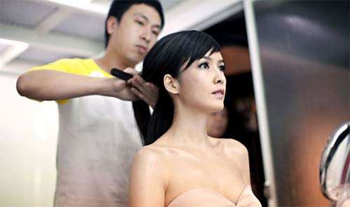 曾经香港的“玉女掌门人”，不晒太阳不生子，今52岁韵味满天飞！