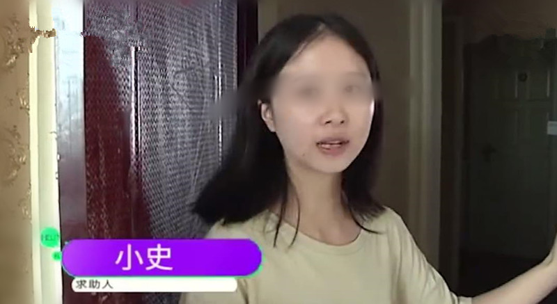 群租墙倒了，美女穿着单薄跑出房间，被男室友撞个正怀：没脸见人